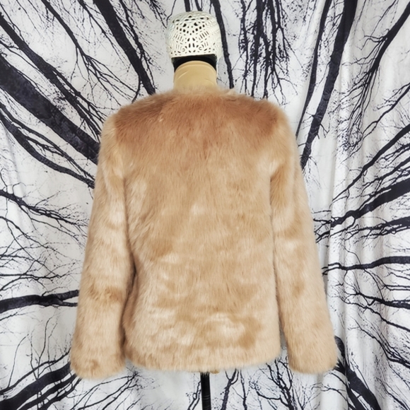 ☆ Pink Faux Fur Jacket Size Small - Picture 2 of 7